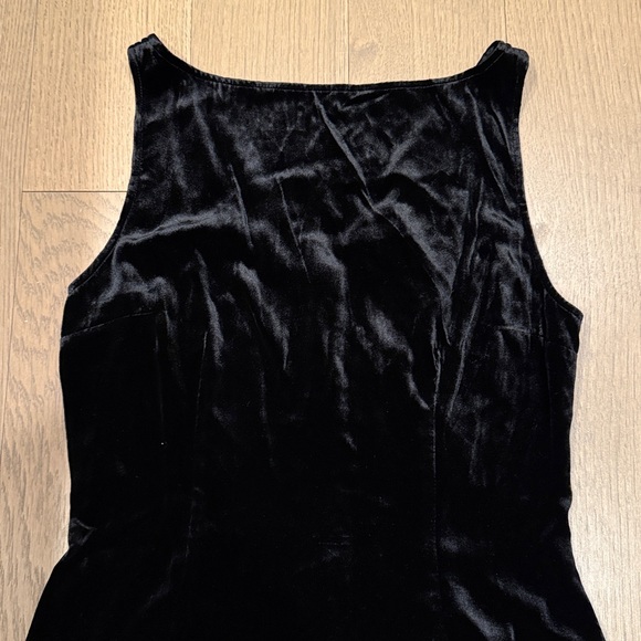 🆕 Reformation Brisbane velvet dress - Picture 4 of 9